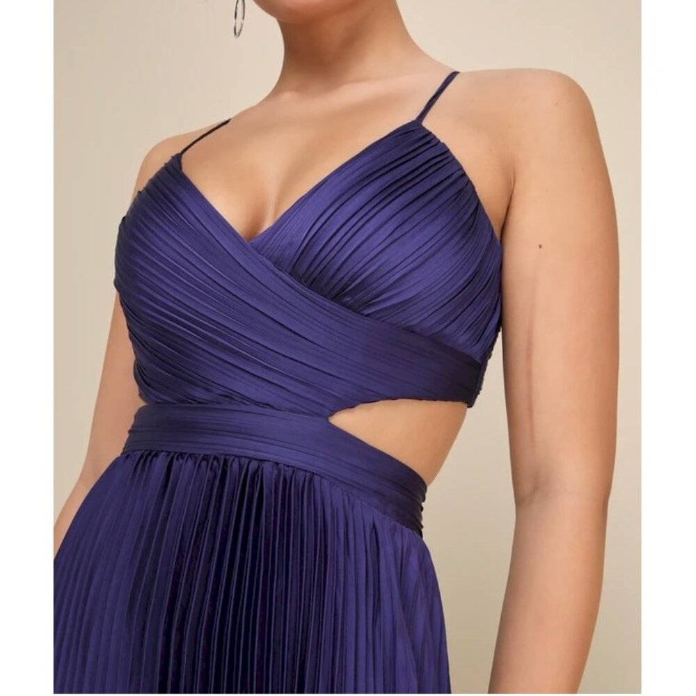 Lulu's Got the Glam Pleated Cutout Maxi Dress Size Large NWOT - Picture 4 of 5